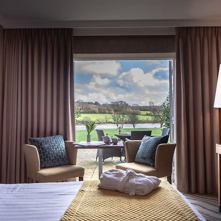 Lakeside Park Hotel & Spa Fishbourne  Exterior foto