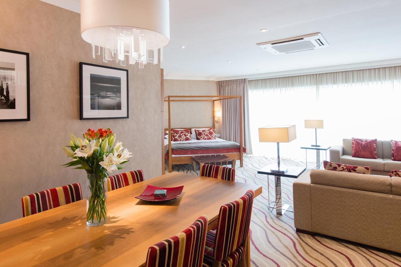 Lakeside Park Hotel & Spa Fishbourne  Exterior foto