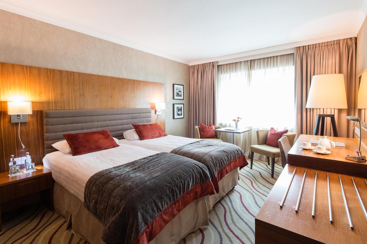 Lakeside Park Hotel & Spa Fishbourne  Exterior foto
