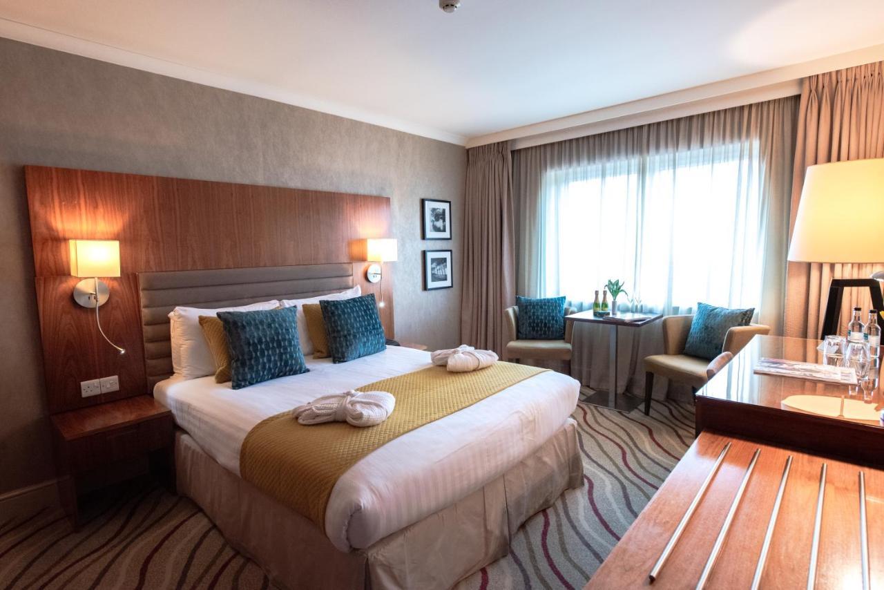 Lakeside Park Hotel & Spa Fishbourne  Exterior foto