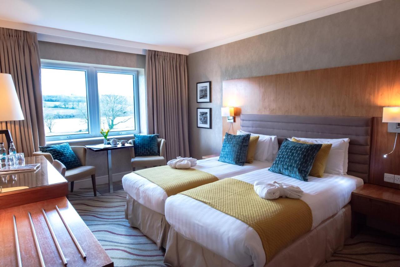 Lakeside Park Hotel & Spa Fishbourne  Exterior foto